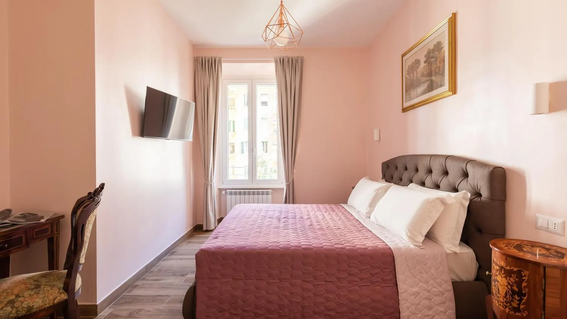 Queen Meg Roma Guest house Rome